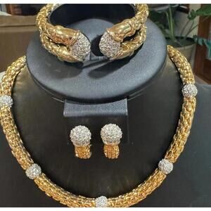 Rau Klikit Vintage Gold-Tone and Rhinestone Jewelry Set - Clip on Earrings